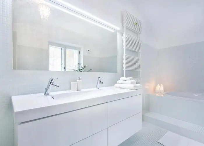 Address Deluxe Downtown Liubliana