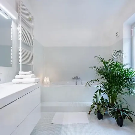 Address Deluxe Downtown Apartment *
