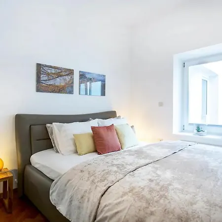 Address Deluxe Downtown Apartment *