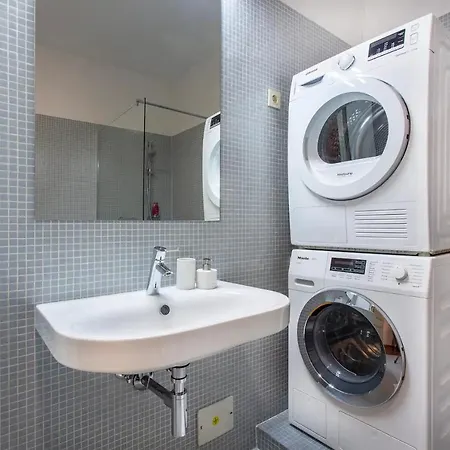 Address Deluxe Downtown Liubliana