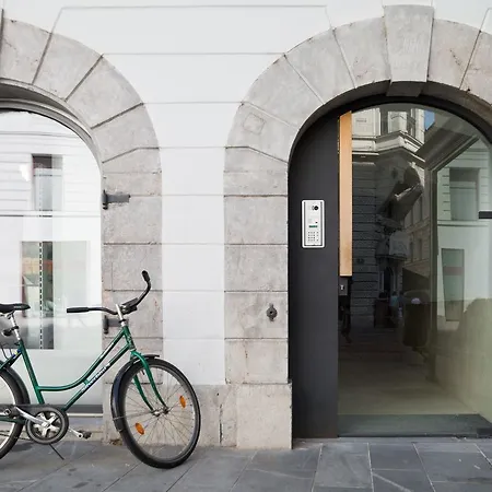 Address Deluxe Downtown Lägenhet