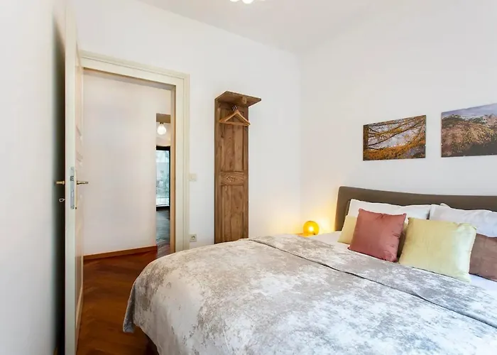 Address Deluxe Downtown شقة